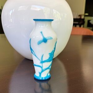 Antique Chinese Peking Blue and White Vase